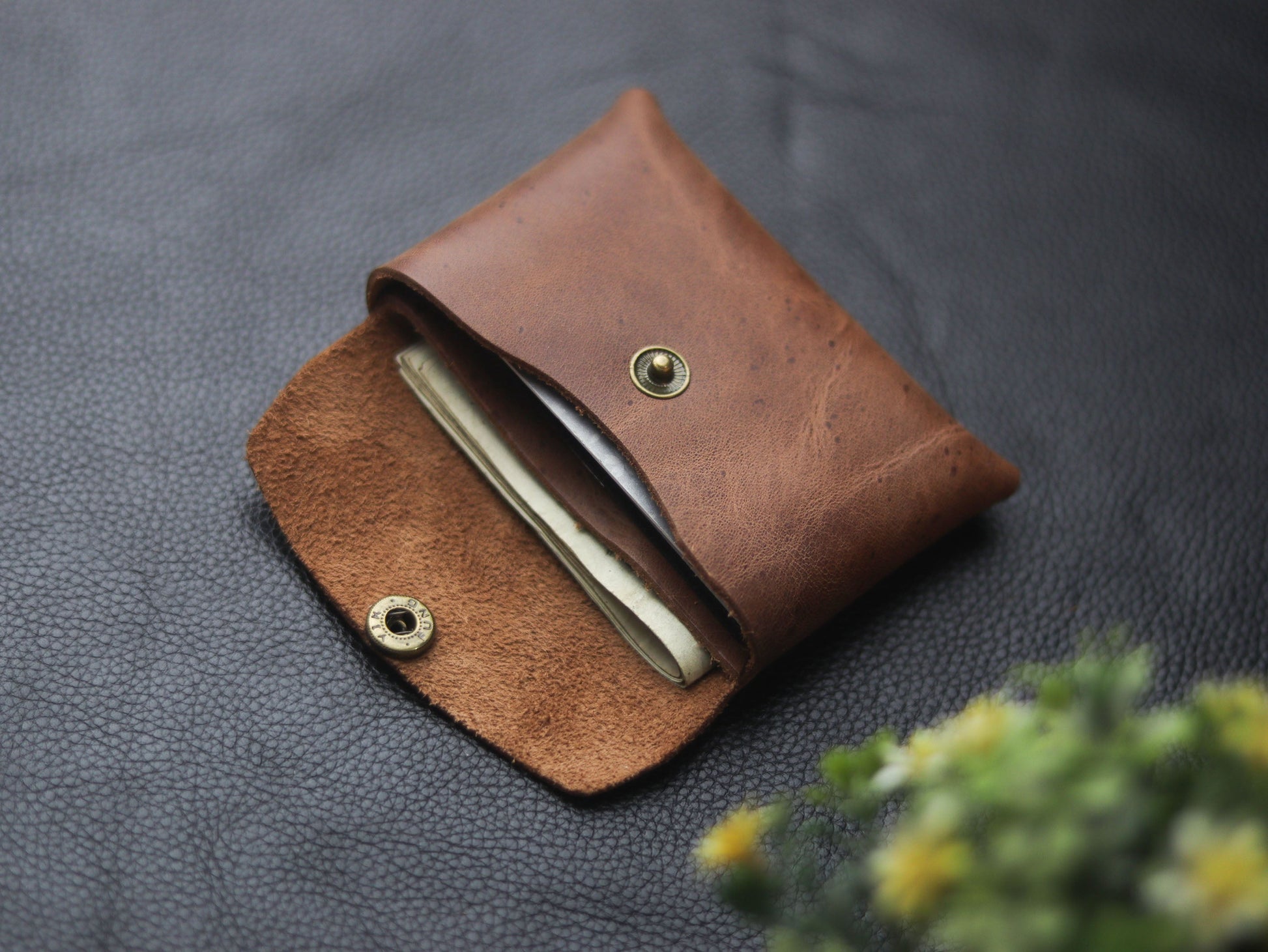 Stitchless minimalist Leather wallet & cardholder Coffee Brown grip
