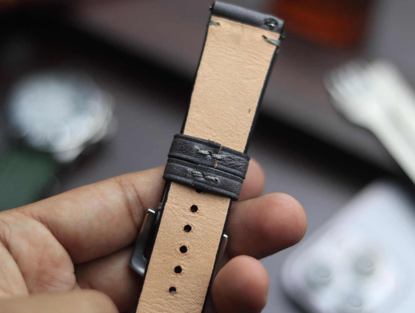 PREMIUM LEATHER STRAP EMPIRICAL GREY MINIMAL STITCHED (GREY)