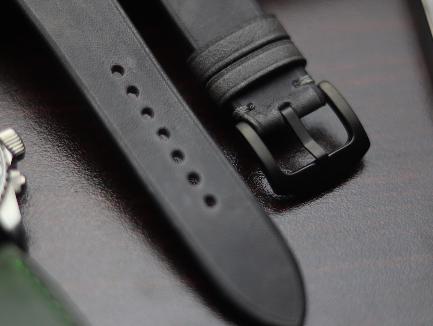 PREMIUM LEATHER STRAP EMPIRICAL GREY MINIMAL STITCHED (GREY)