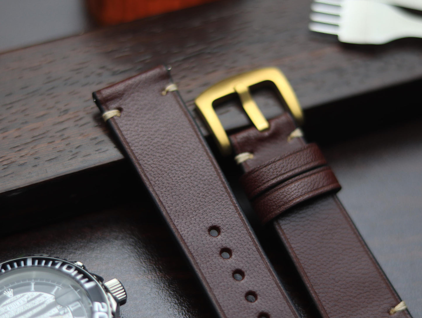PREMIUM LEATHER STRAP BURNT OAK - MINIMAL STITCHED (BEIGH)