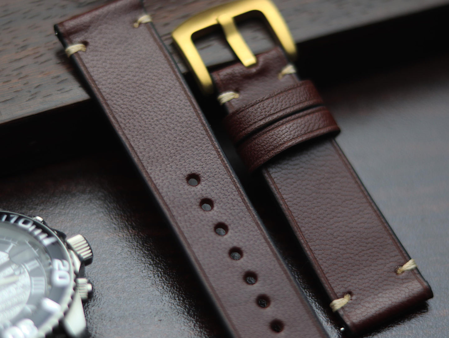 PREMIUM LEATHER STRAP BURNT OAK - MINIMAL STITCHED (BEIGH)