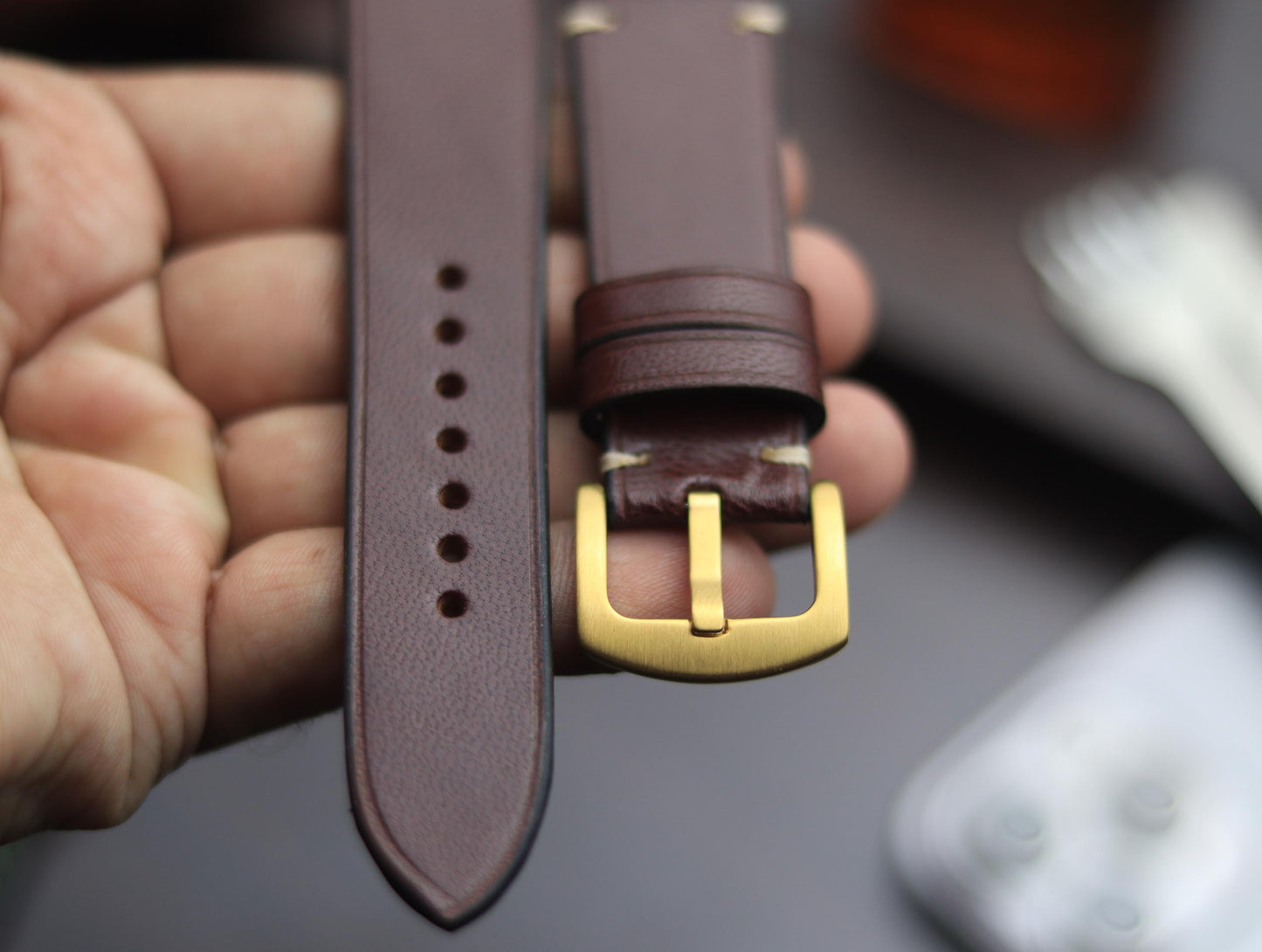 PREMIUM LEATHER STRAP BURNT OAK - MINIMAL STITCHED (BEIGH)