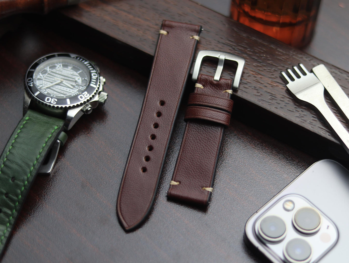 PREMIUM LEATHER STRAP BURNT OAK - MINIMAL STITCHED (BEIGH)