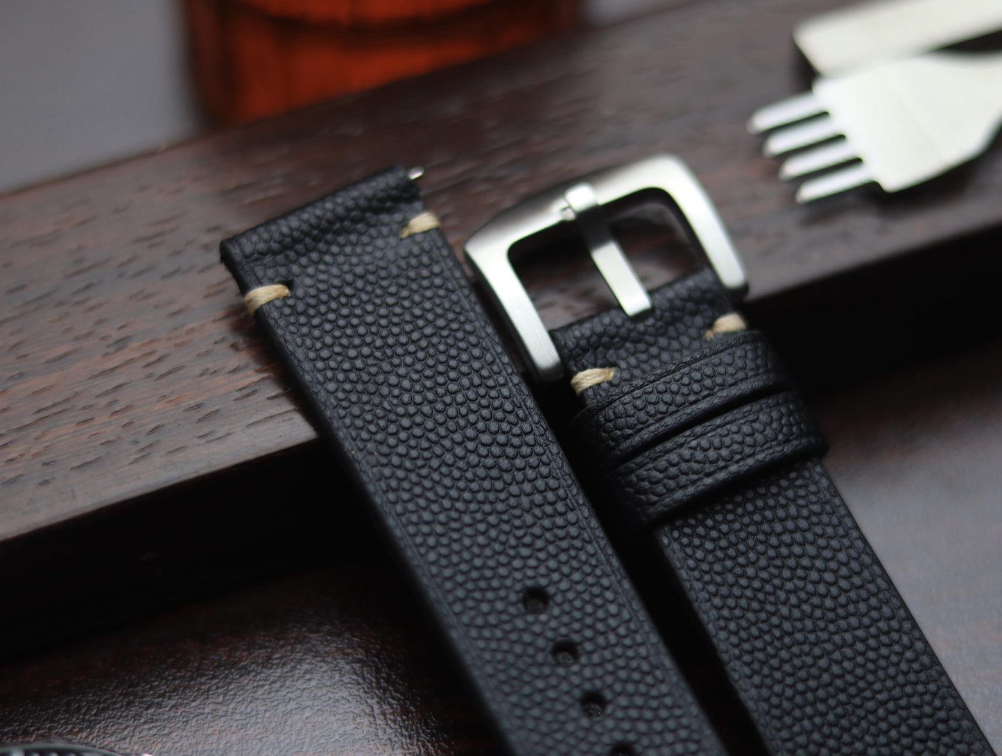 PREMIUM LEATHER STRAP SPIDER BLACK - MINIMAL STITCHED (BEIGH)