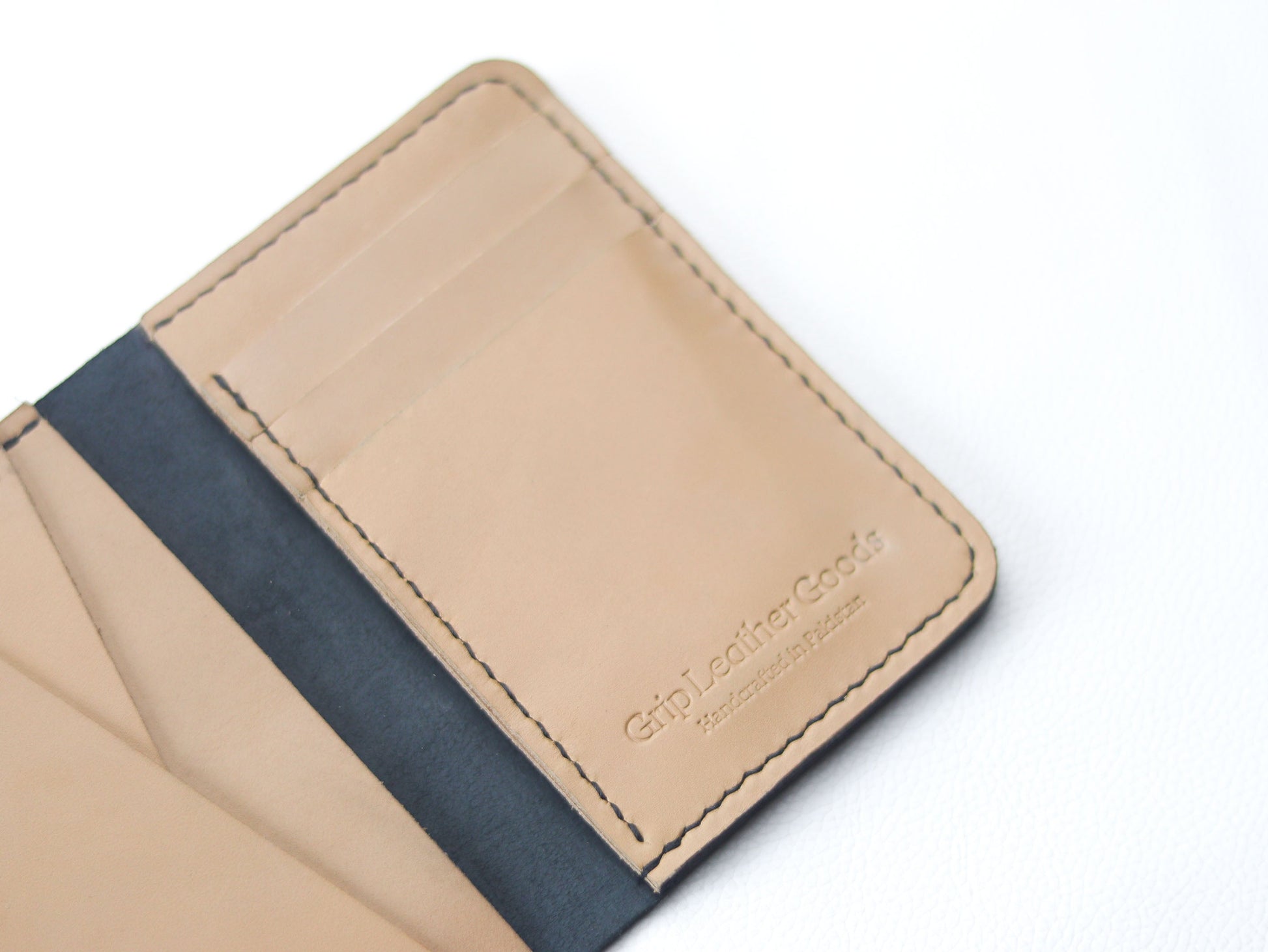 BI-FOLD SNAP WALLET CHIFFON WHITE AND BLACK GRIP LEATHER GOODS