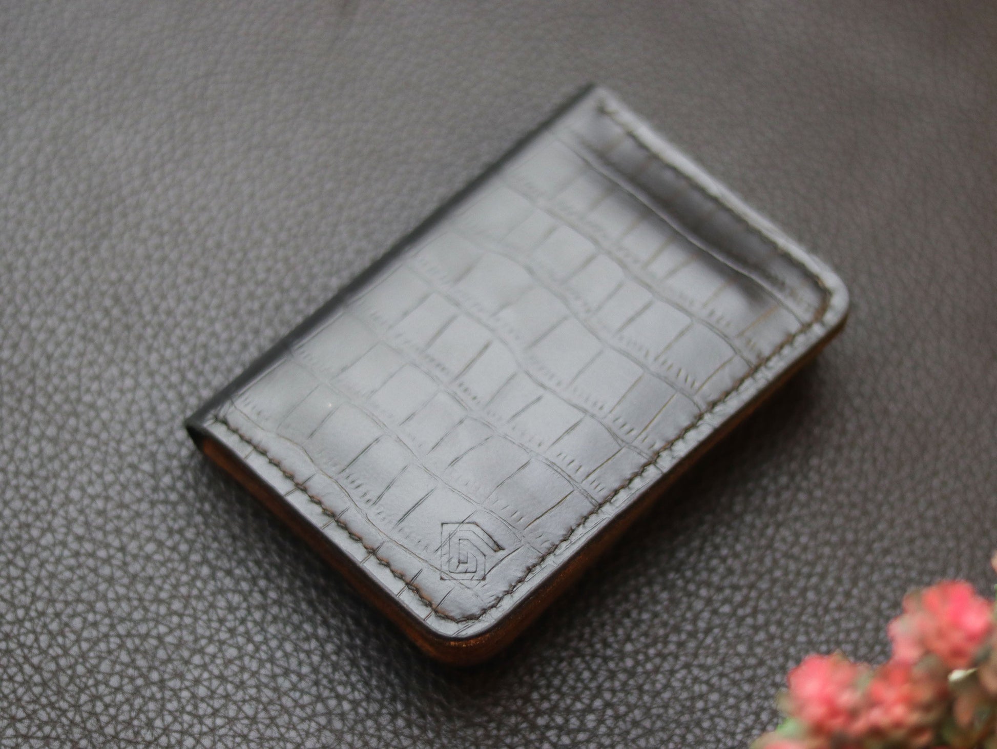 BI-FOLD SNAP WALLET CRIMSON RED AND BLACK GRIP LEATHER GOODS