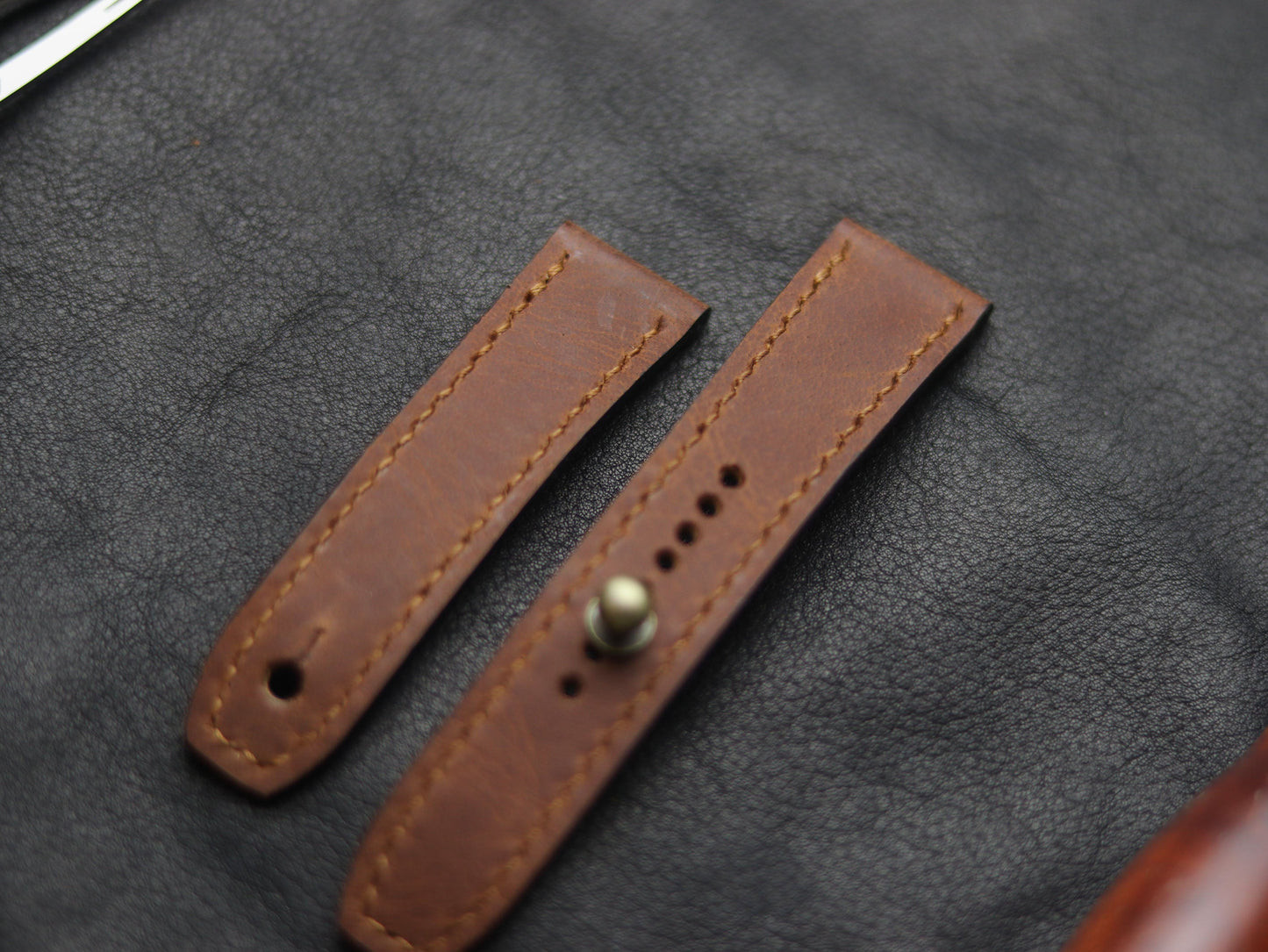 TAWNNY BROWN (BROWN) - FULL STITCHED WATCH STRAPS grip