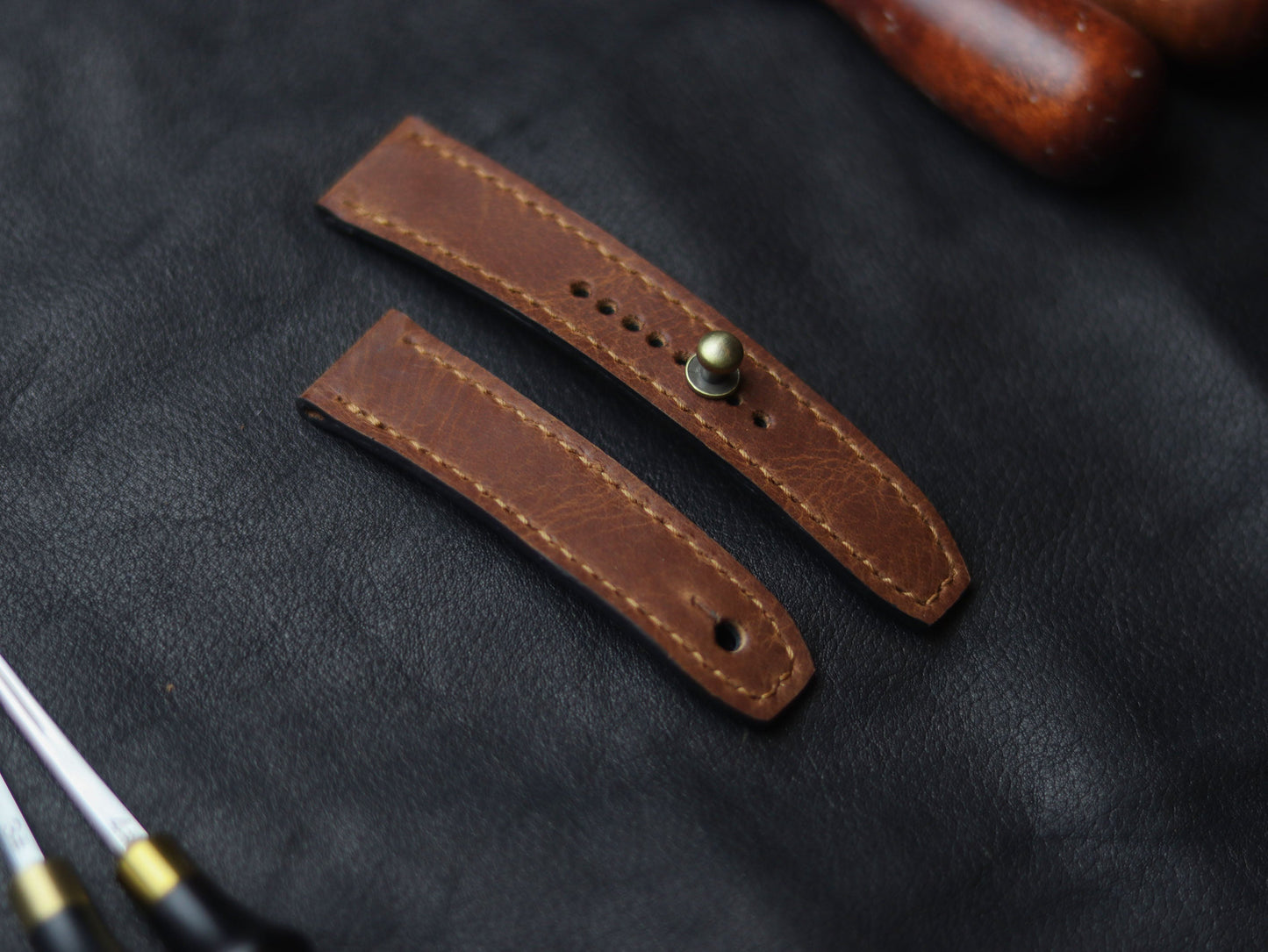TAWNNY BROWN (BROWN) - FULL STITCHED WATCH STRAPS grip