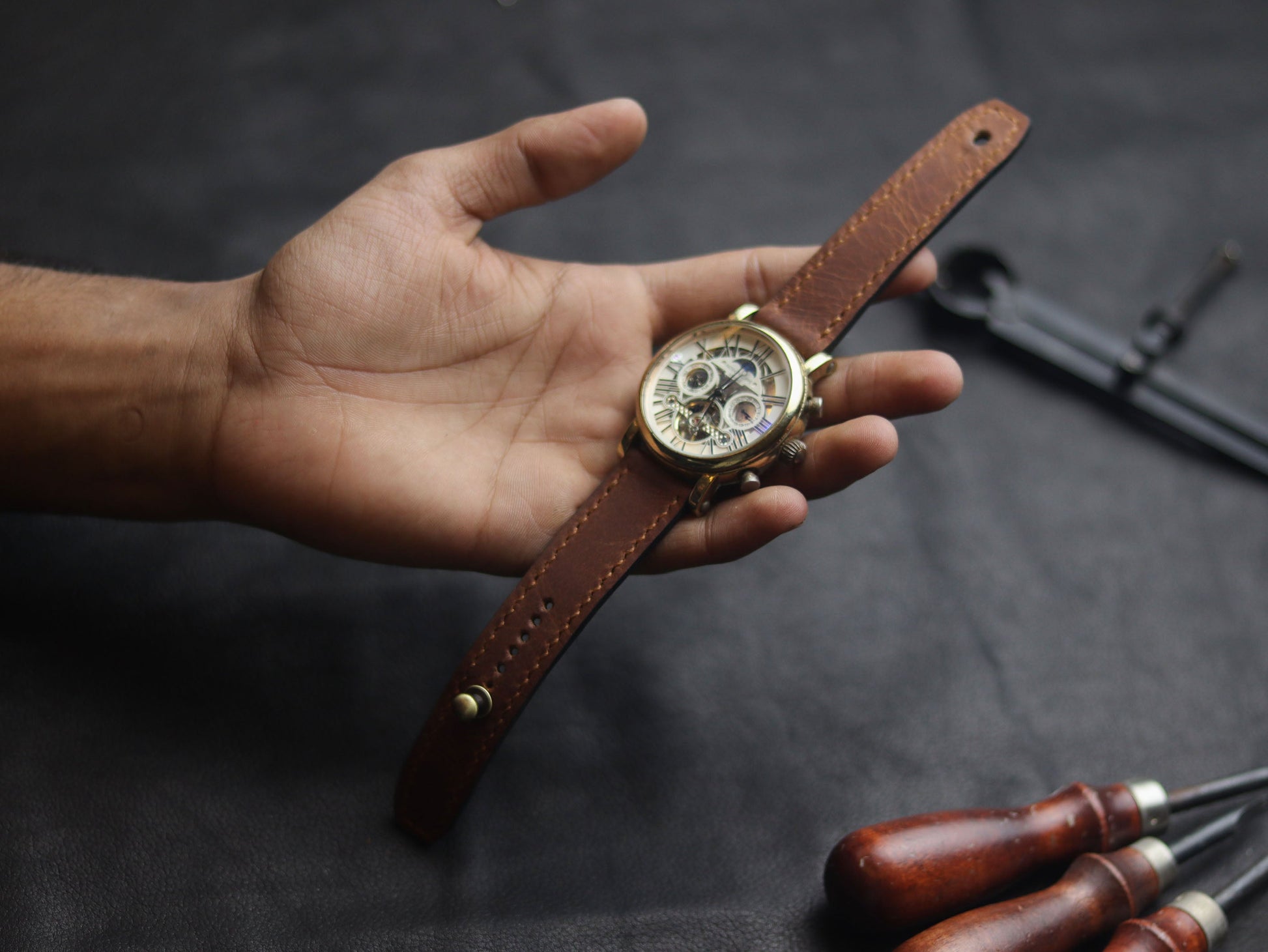 TAWNNY BROWN (BROWN) - FULL STITCHED WATCH STRAPS grip