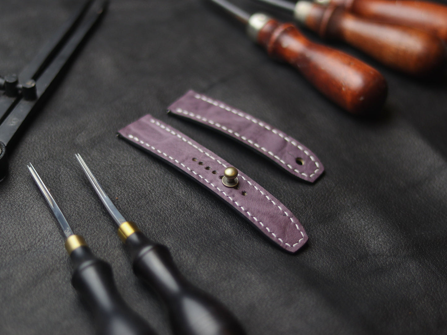 GRAPE  PURPLE (WHITE) - FULL STITCHED WATCH STRAPS grip