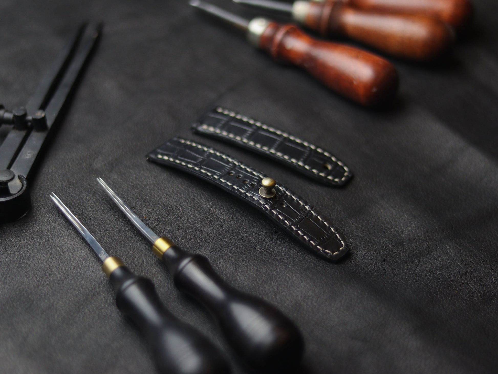 CHARCOLE BLACK  (WHITE) - FULL STITCHED WATCH STRAPS grip