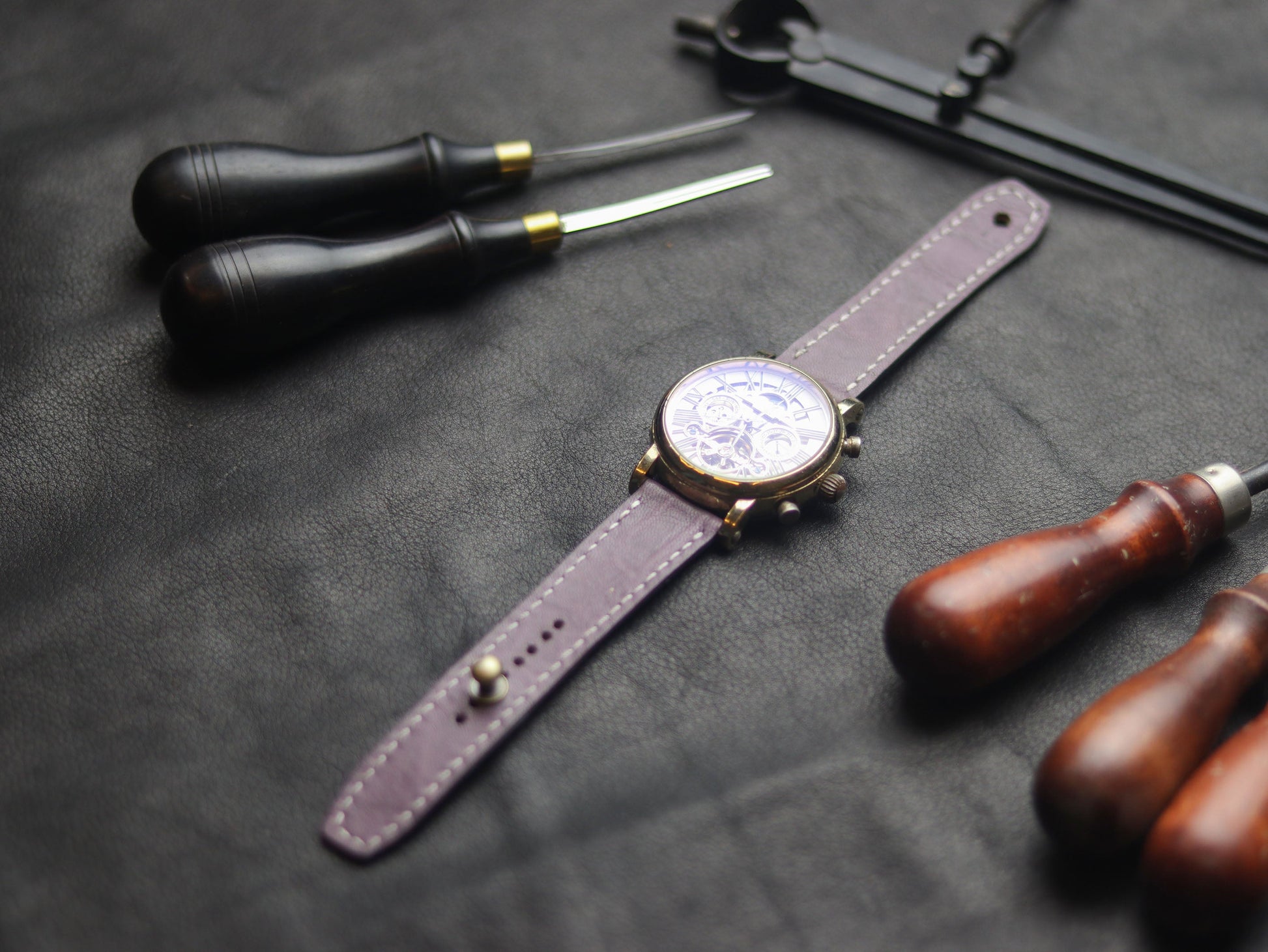 GRAPE  PURPLE (WHITE) - FULL STITCHED WATCH STRAPS grip