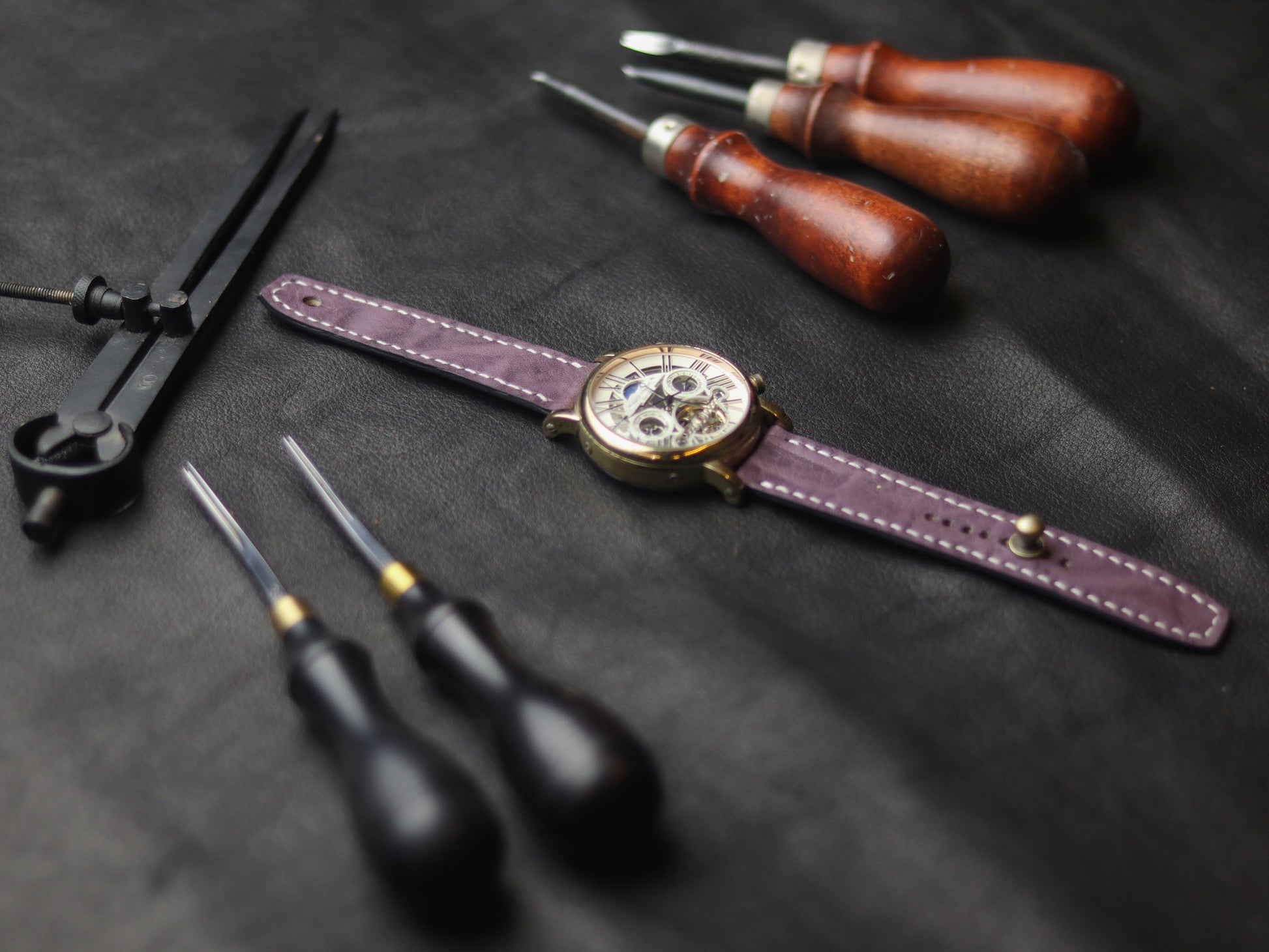 GRAPE  PURPLE (WHITE) - FULL STITCHED WATCH STRAPS grip