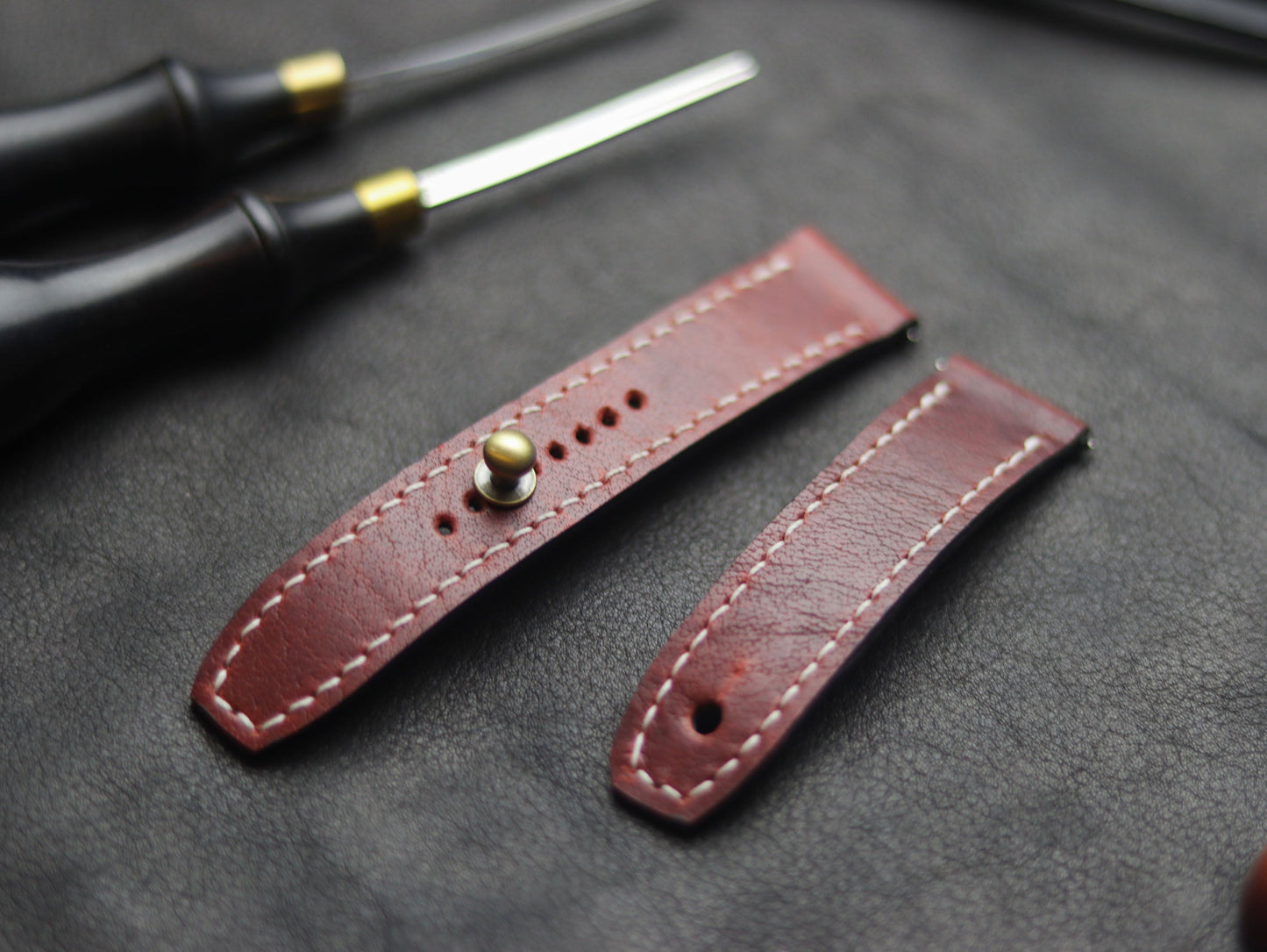 RED RICH (BEACH) - FULL STITCHED WATCH STRAPS grip