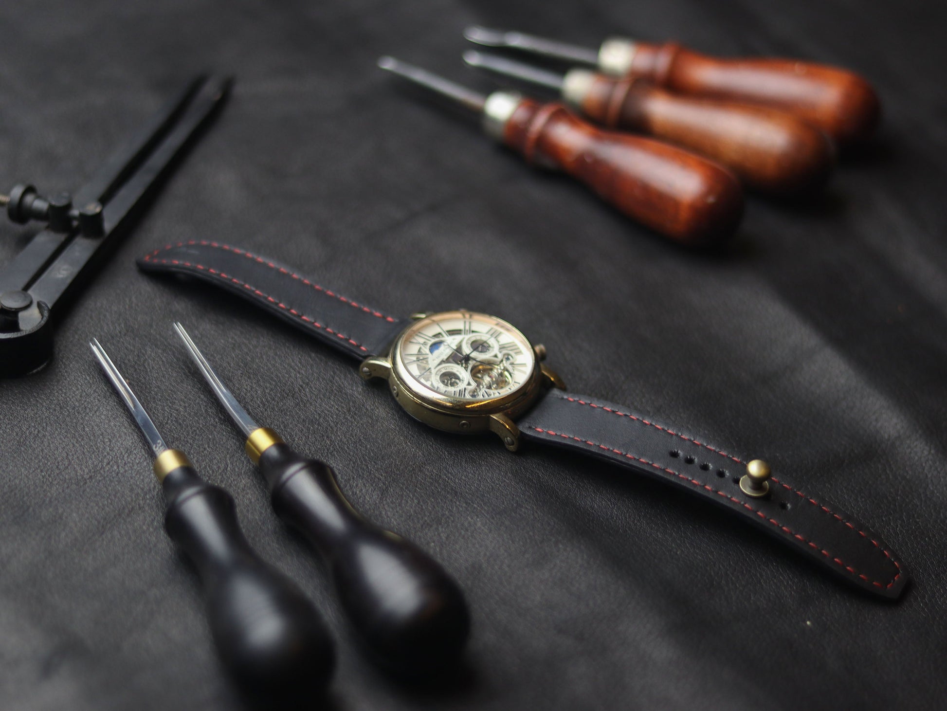 PANTOM BLACK (RED) - FULL STITCHED WATCH STRAPS grip