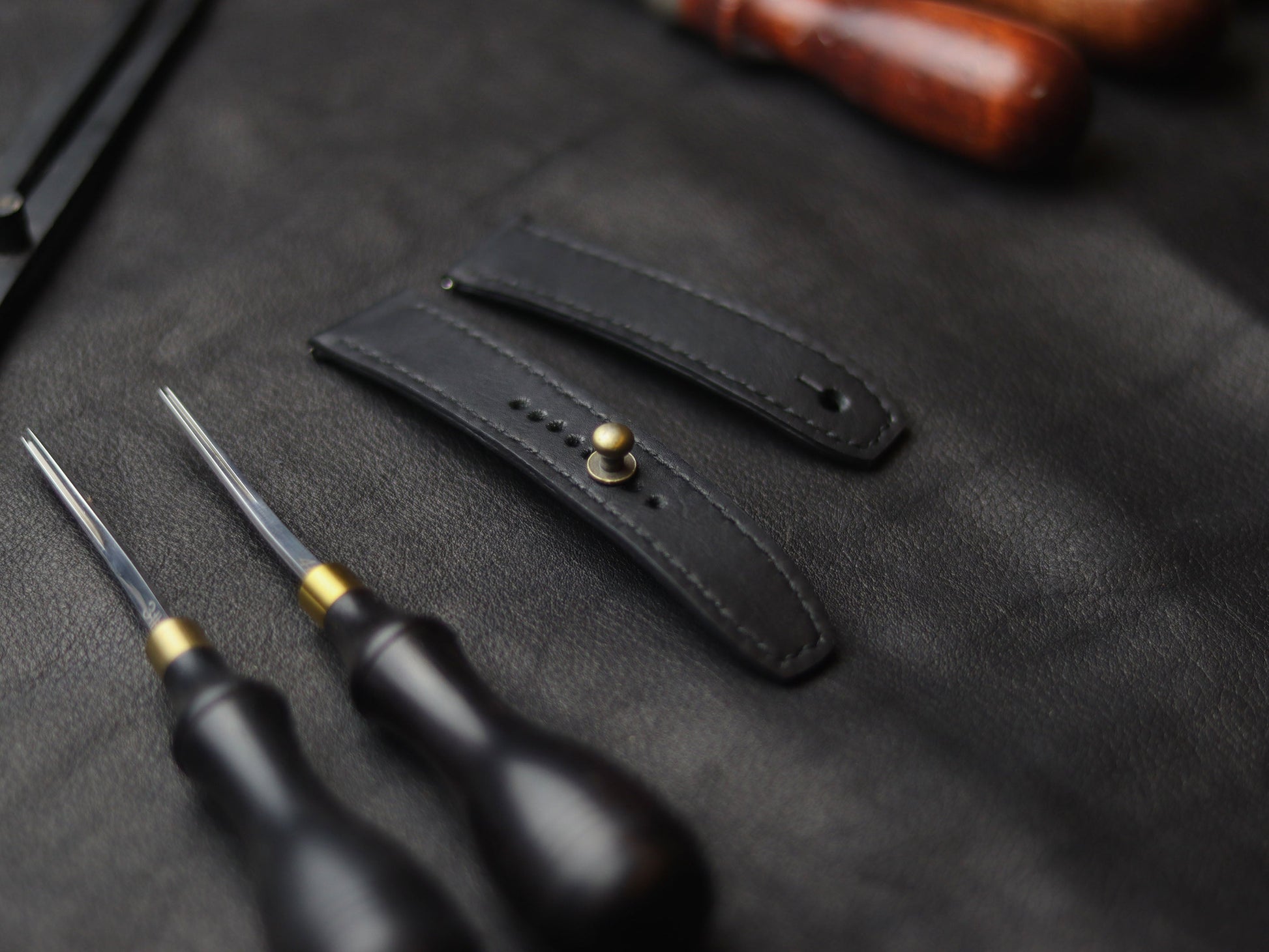 PANTOM BLACK  (BLACK) - FULL STITCHED WATCH STRAPS grip