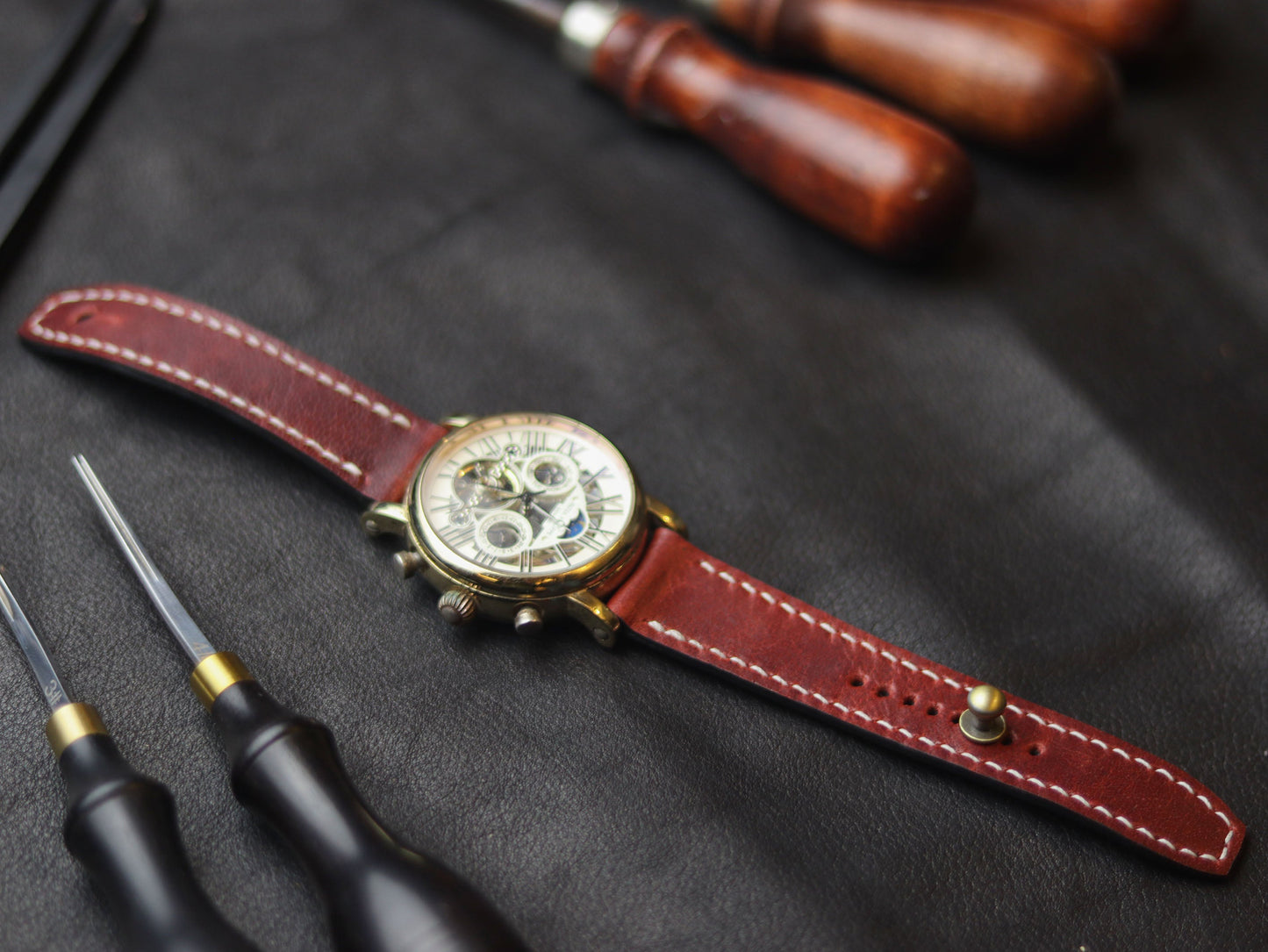 RED RICH (BEACH) - FULL STITCHED WATCH STRAPS grip