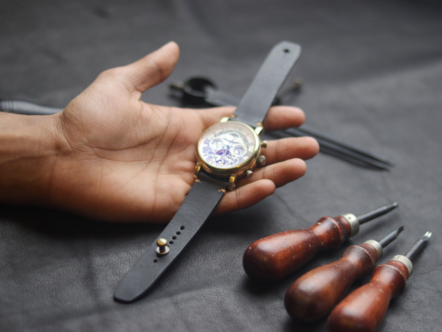 PANTOM BLACK(NEON) - MINIMAL STITCHED WATCH STRAPS grip