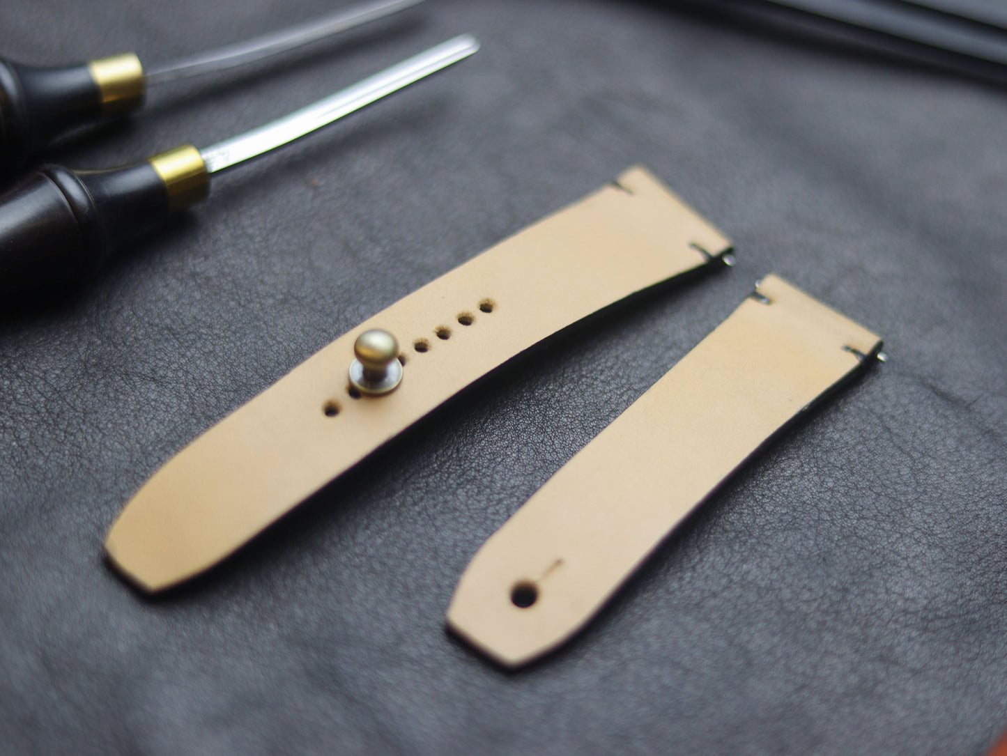 CHIFON  (BLACK) - MINIMAL STITCHED WATCH STRAPS grip