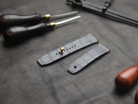 PANTOM BLACK (BEACH) - MINIMAL STITCHED WATCH STRAPS grip