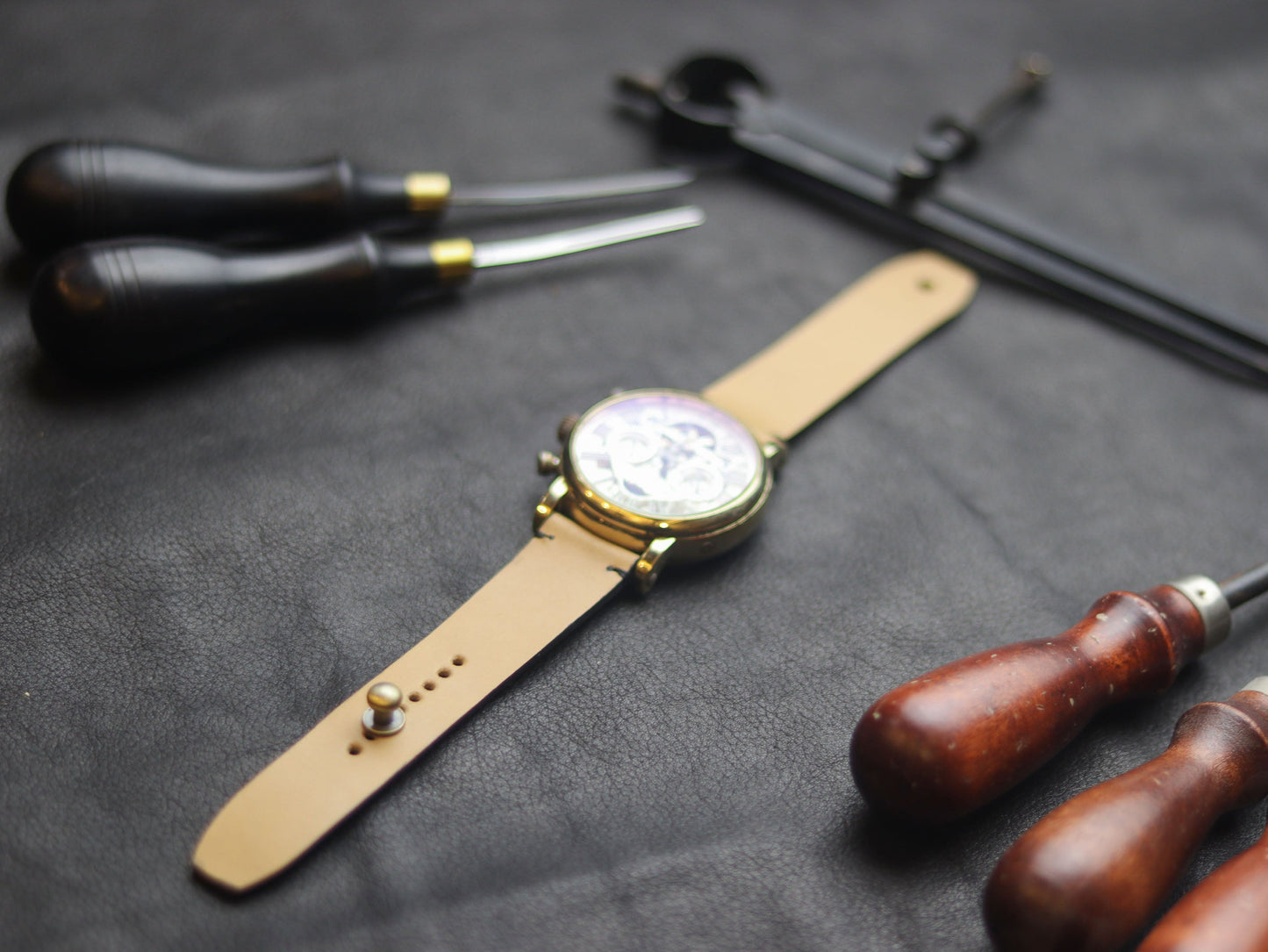 CHIFON  (BLACK) - MINIMAL STITCHED WATCH STRAPS grip