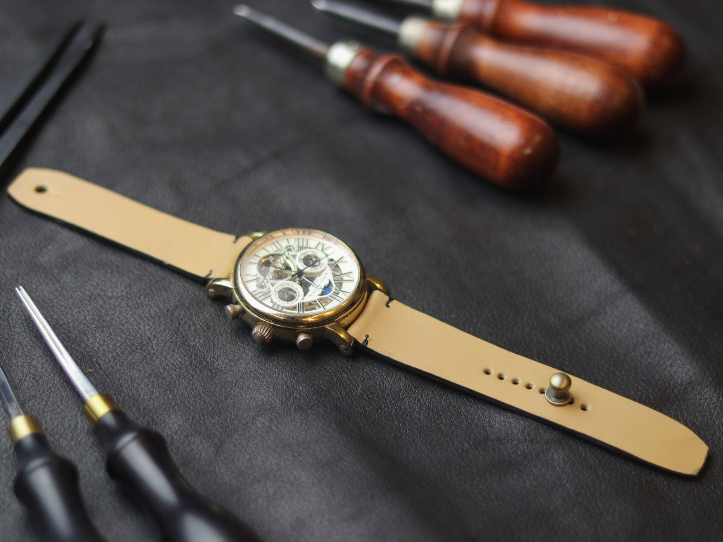 CHIFON  (BLACK) - MINIMAL STITCHED WATCH STRAPS grip