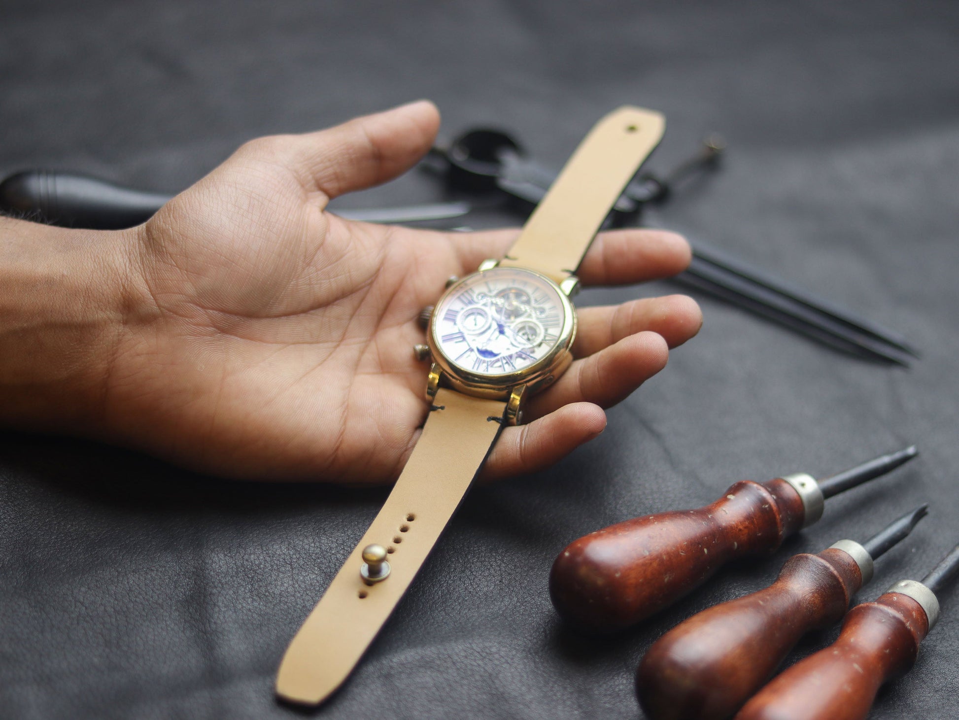 CHIFON  (BLACK) - MINIMAL STITCHED WATCH STRAPS grip