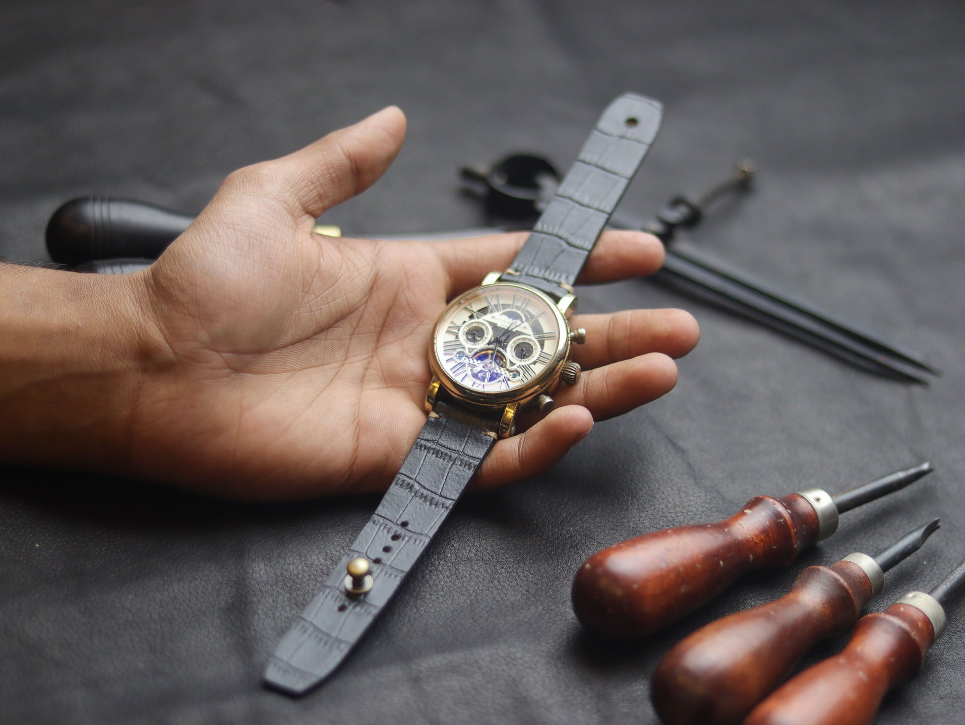 PANTOM BLACK (BEACH) - MINIMAL STITCHED WATCH STRAPS grip
