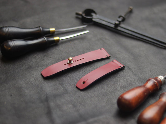 CRIMSON RED  (BLACK) - MINIMAL STITCHED WATCH STRAPS grip