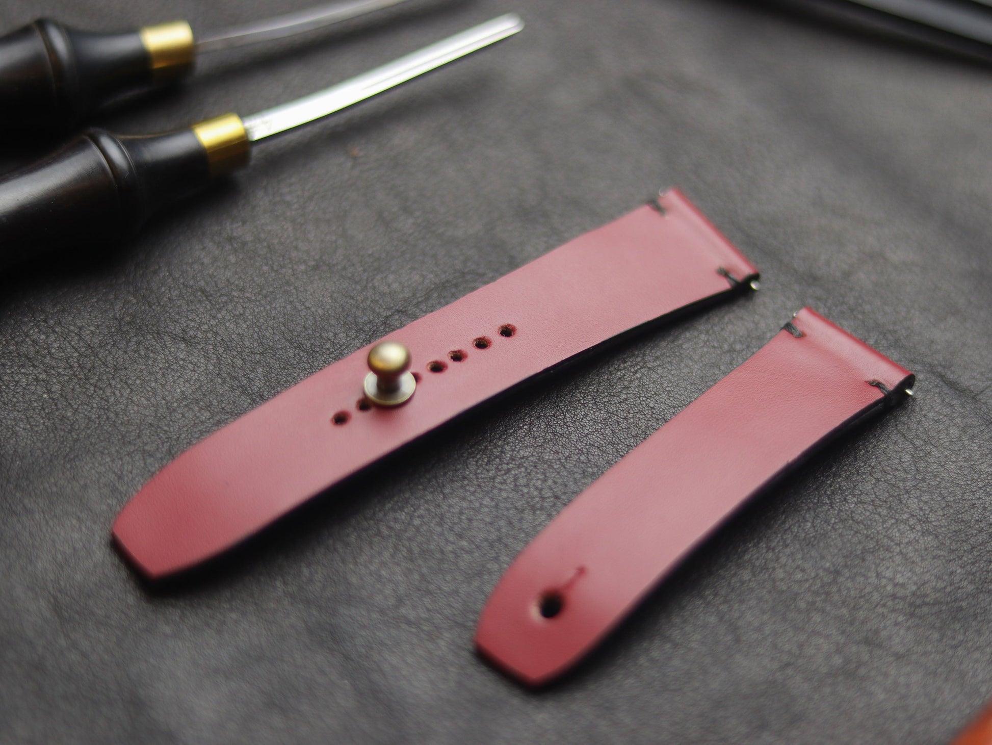 CRIMSON RED  (BLACK) - MINIMAL STITCHED WATCH STRAPS grip