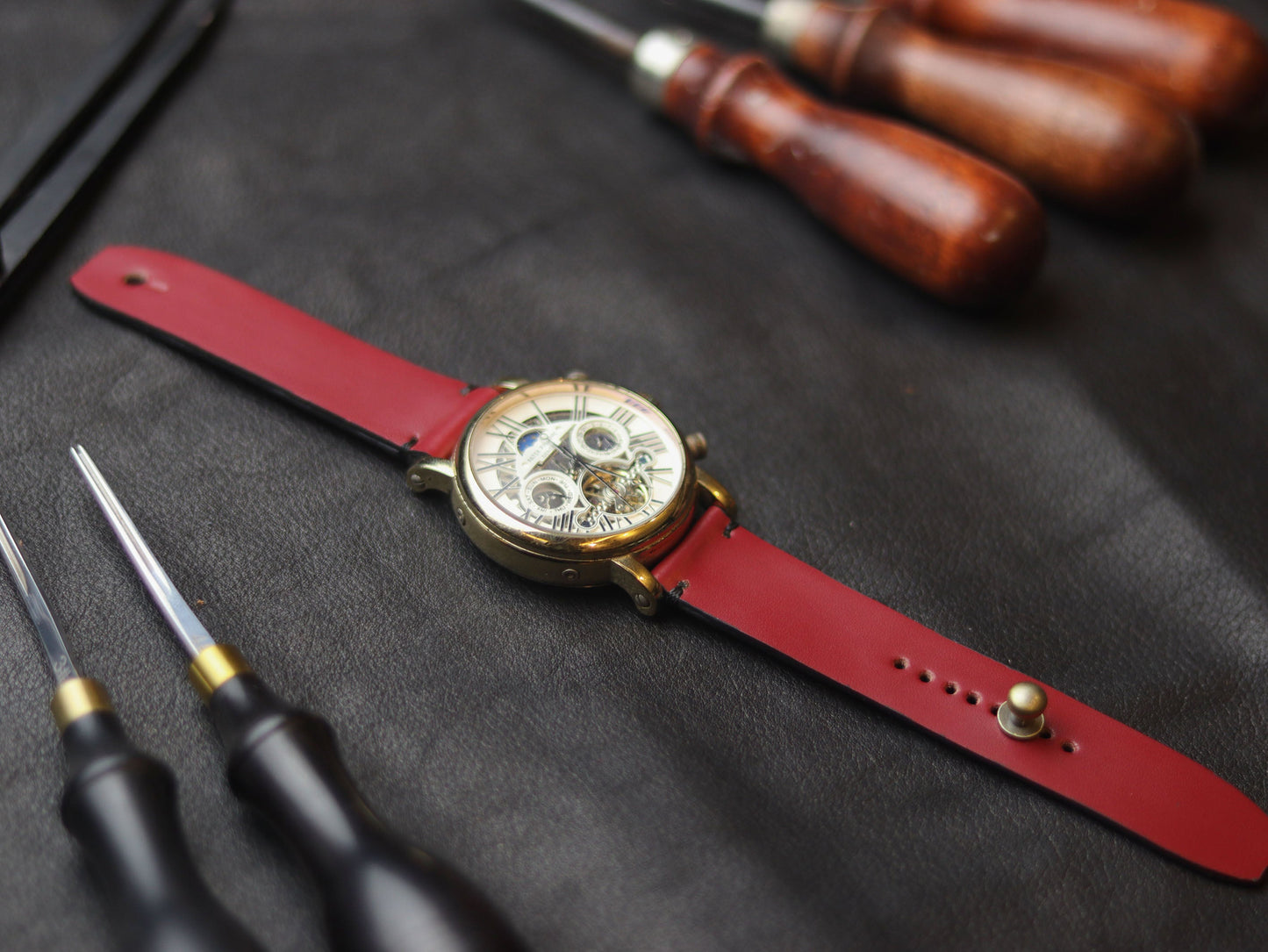 CRIMSON RED  (BLACK) - MINIMAL STITCHED WATCH STRAPS grip