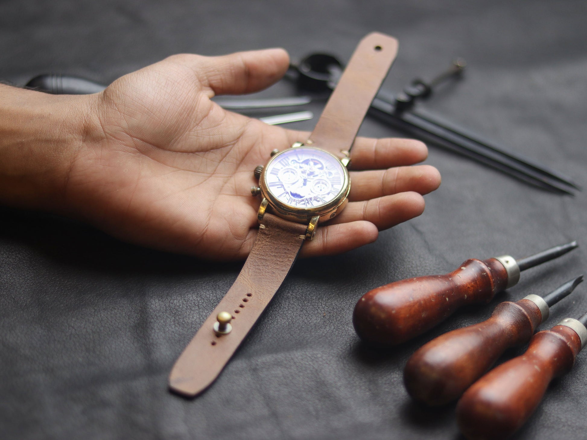 WALNAT  BROWN  (BEACH) - MINIMAL STITCHED WATCH STRAPS grip