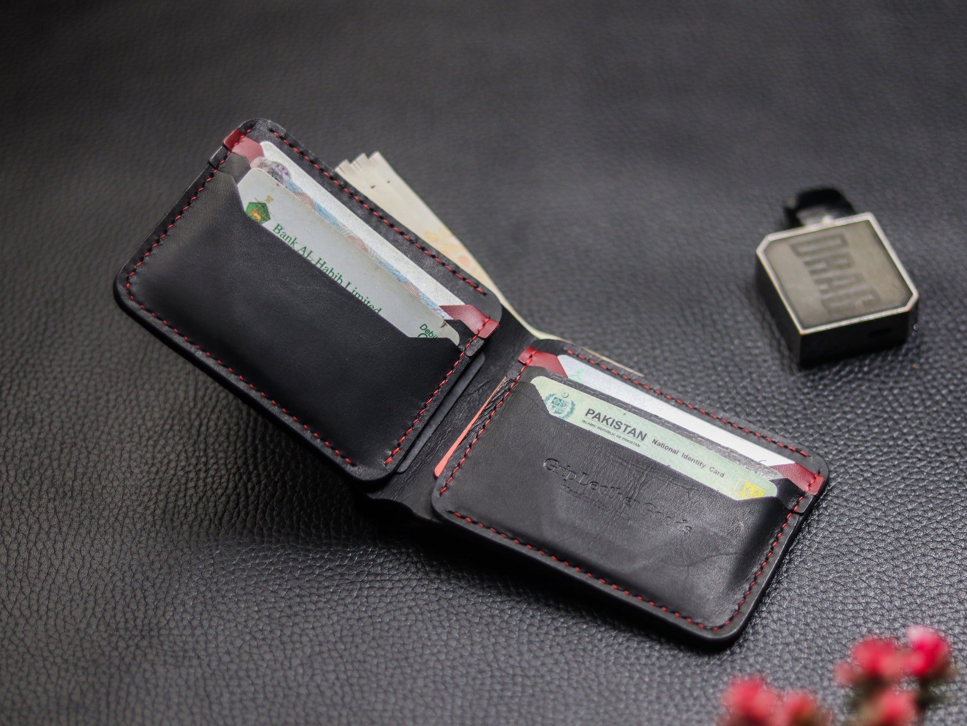 URBAN LEATHER WALLET CHARCOLE BLACK & RED grip